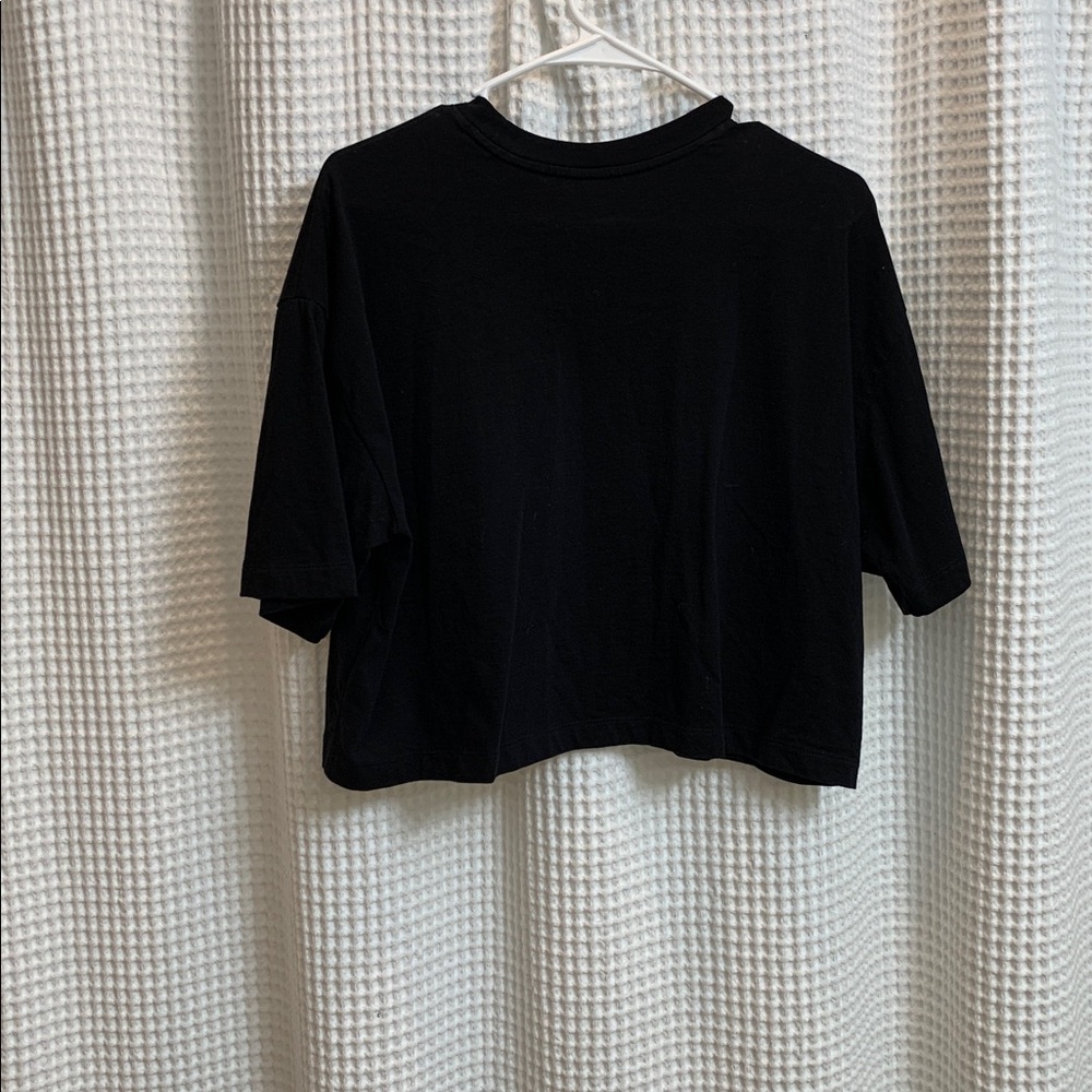Old Navy Women’s Vintage Crew-Neck Oversized Crop T-Shirt - Picture 4 of 5